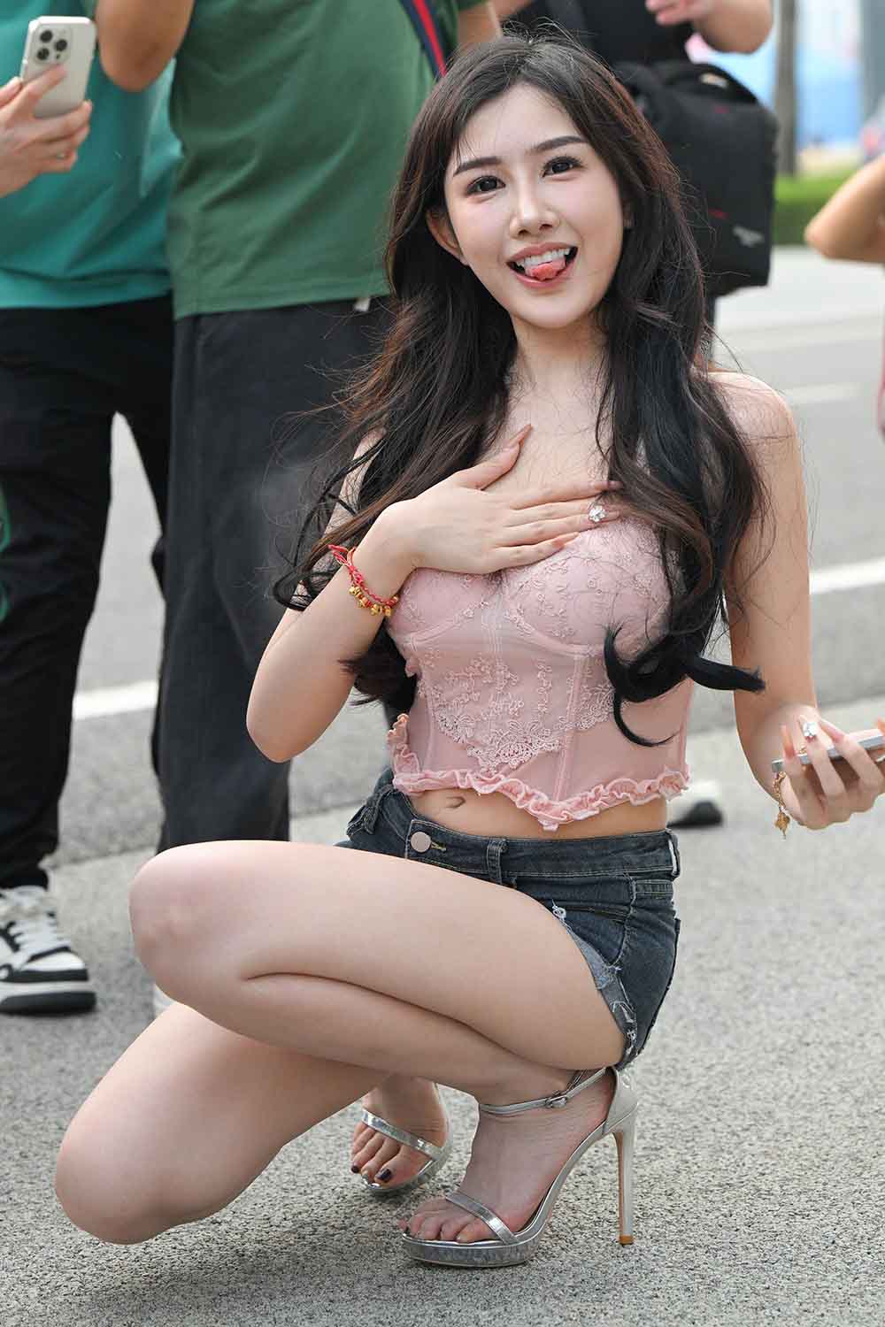 【J7420】美足李青青空降成都（图+视频）【图片】-街拍鸭