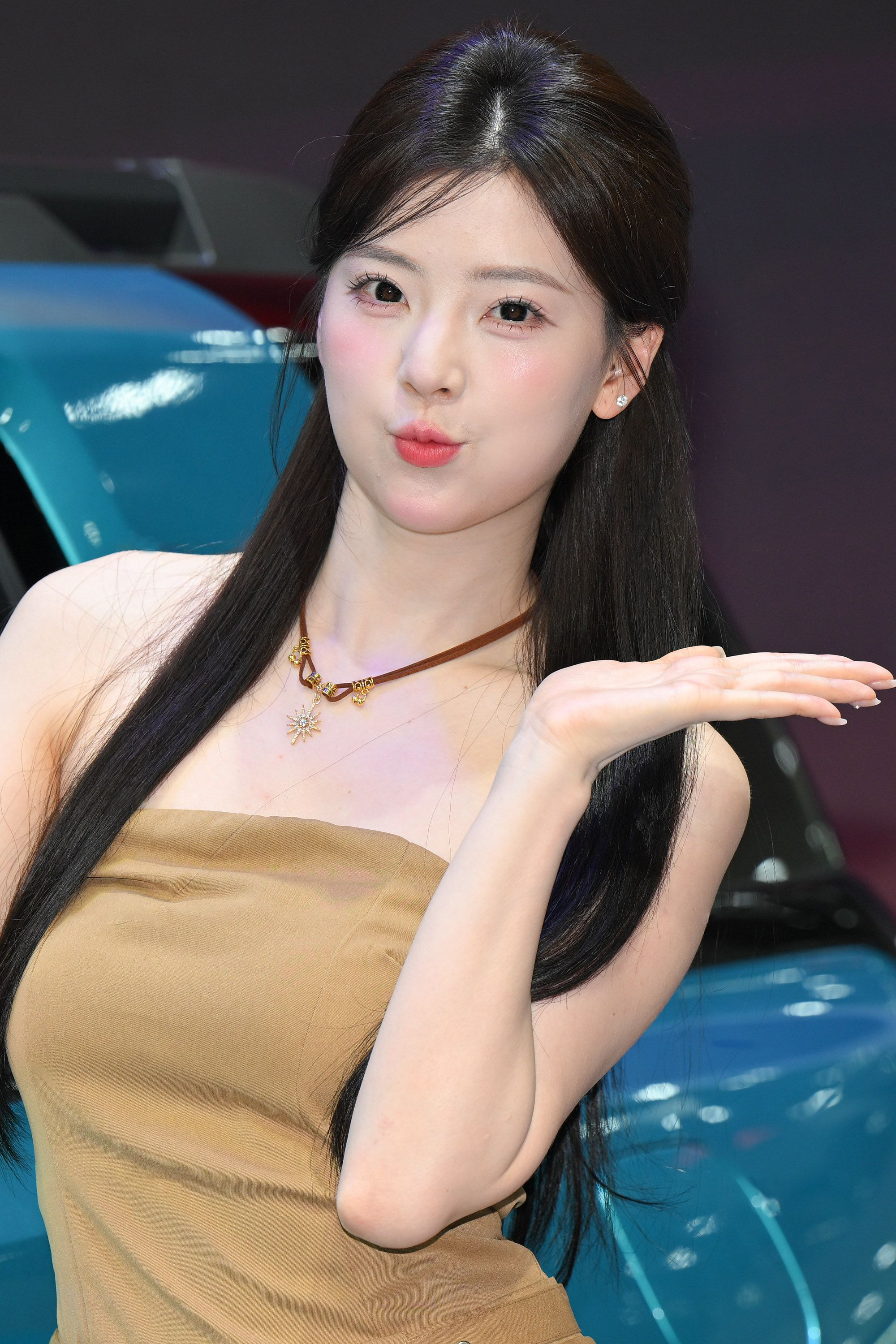 J6909 大白腿美足春晓-KHL.CC-快活林