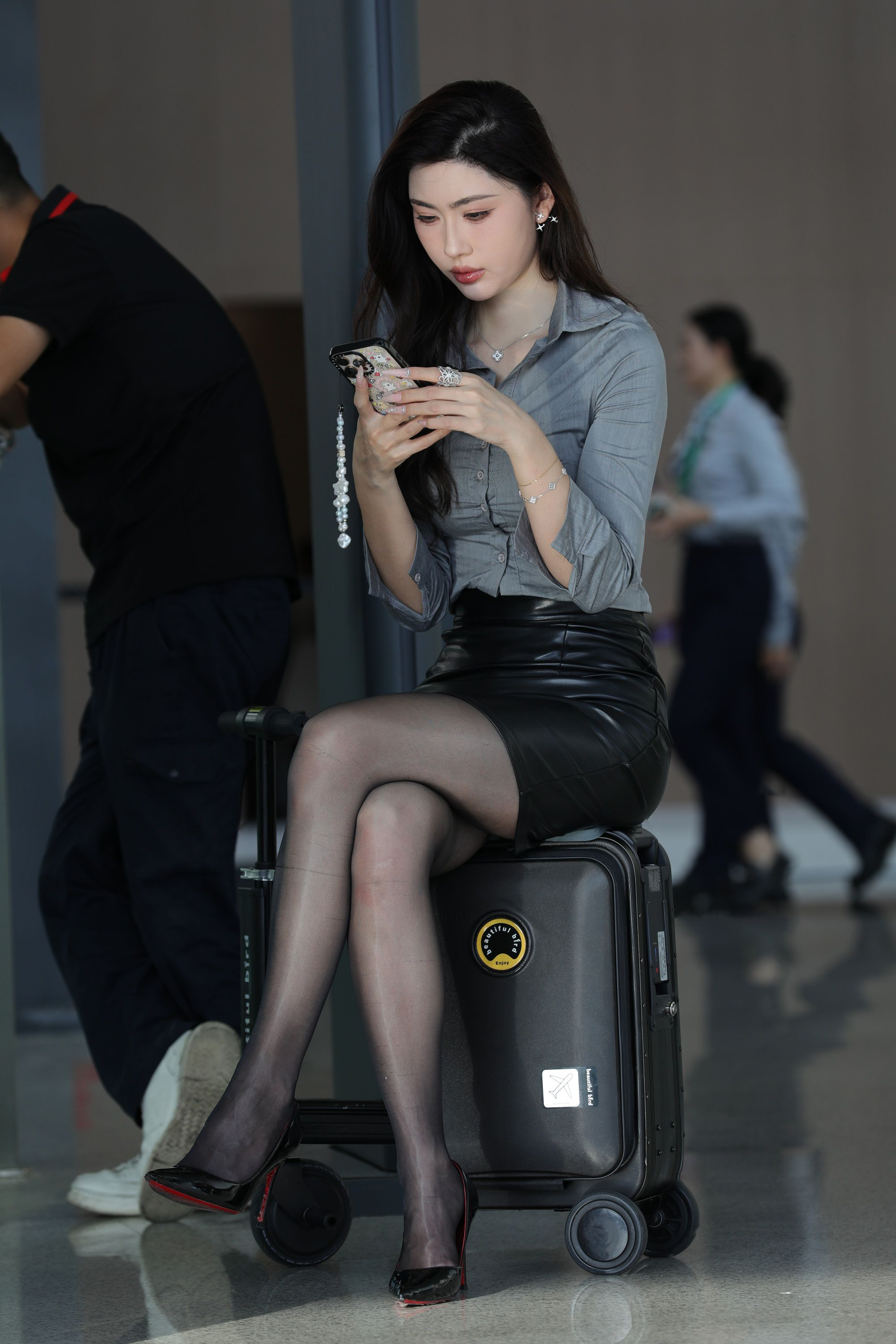 J6913 油亮黑丝OL风-KHL.CC-快活林