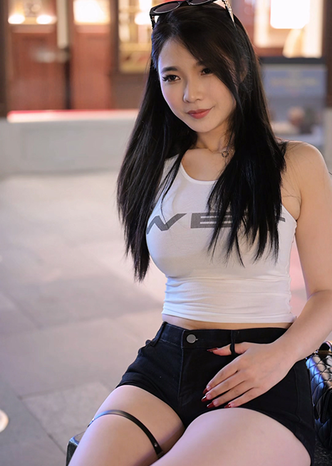 【C7454】卡总黑色热裤【视频】-街拍鸭