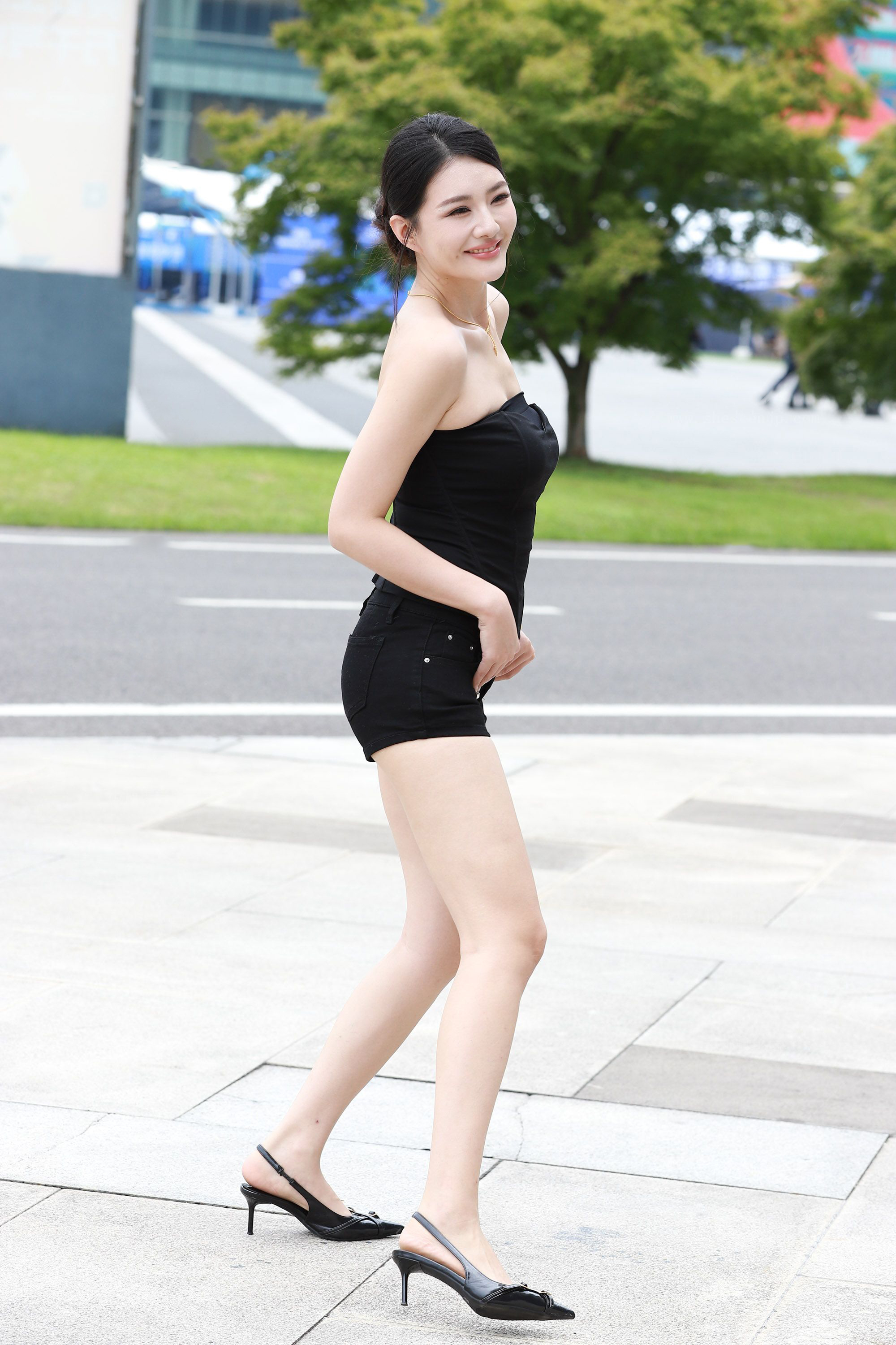 J6929 黑色套装网红-欣欣呀-KHL.CC-快活林-魔镜模拍写真资源下载