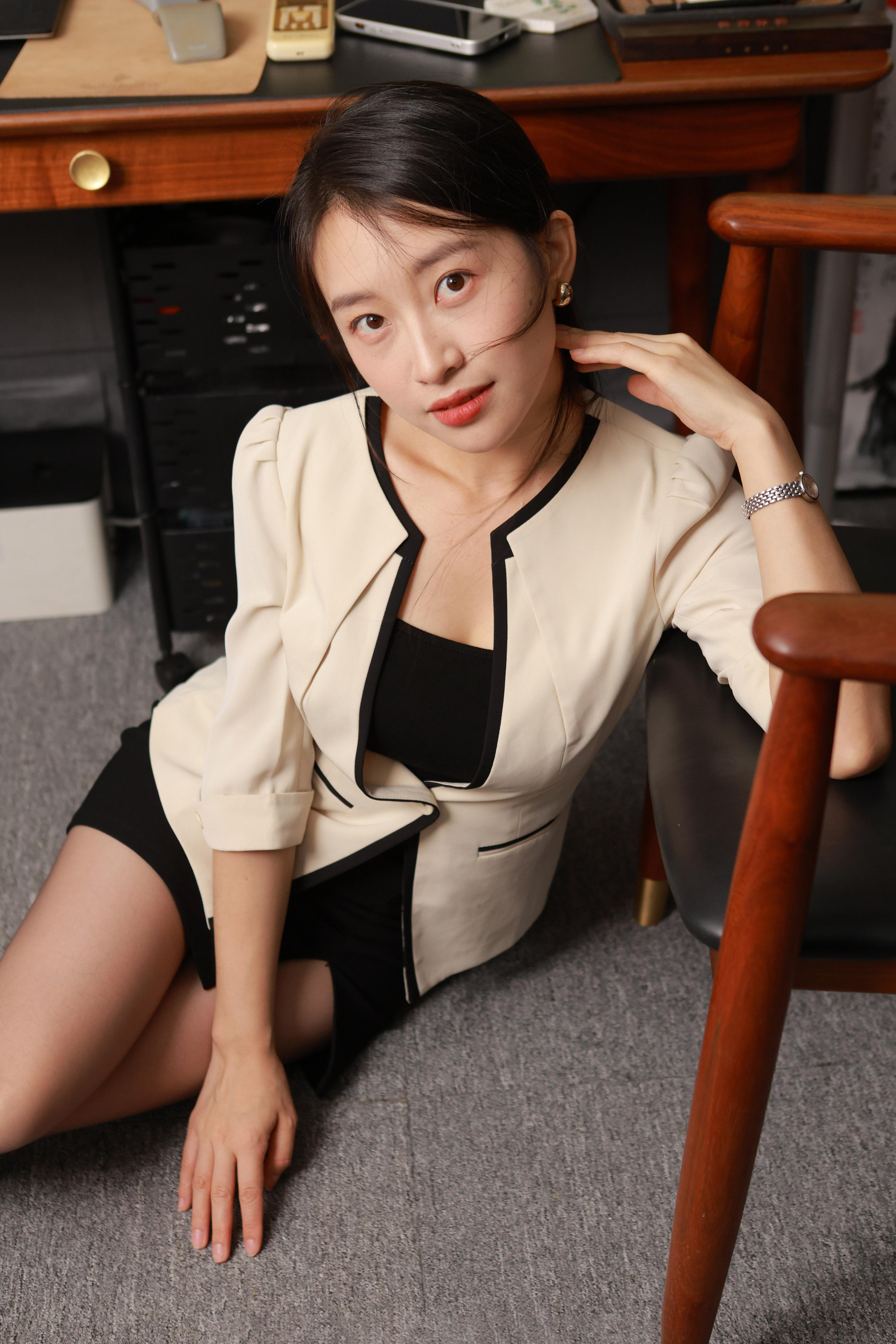 图片[13]-D0729 温柔OL风 小婕-KHL.CC-快活林-魔镜模拍写真资源下载