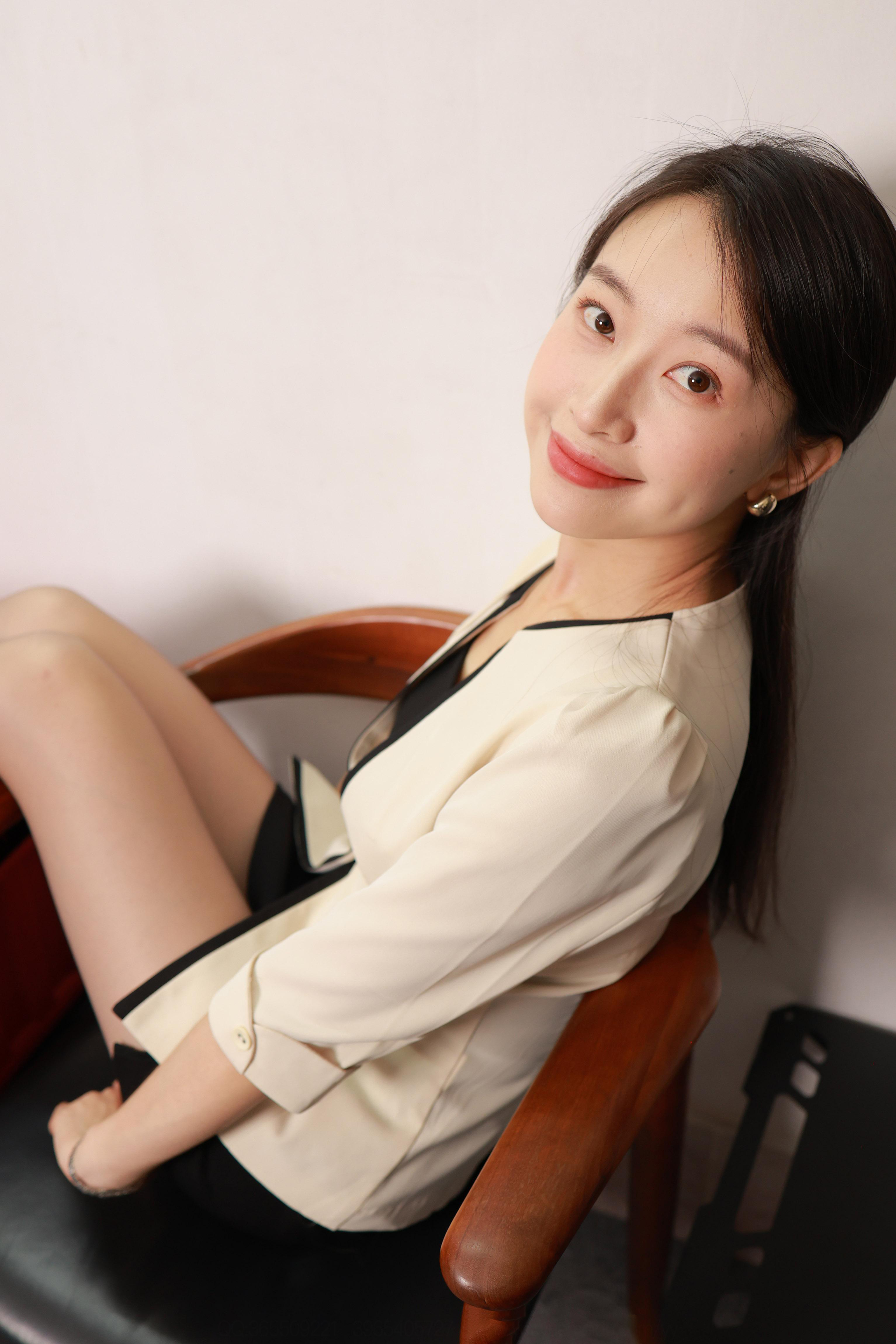 图片[8]-D0729 温柔OL风 小婕-KHL.CC-快活林-魔镜模拍写真资源下载