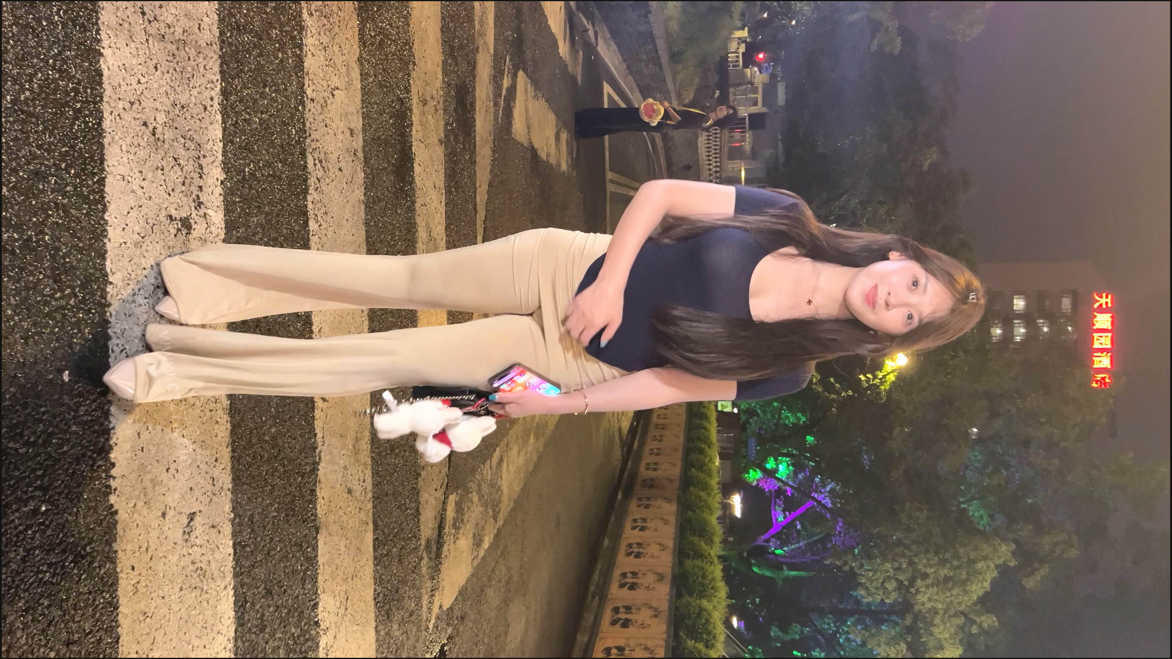 街拍鸭,魔镜街拍,街拍第一站,写真套图,街拍美女,街拍图片,街拍视频,街拍VIP,免费街拍