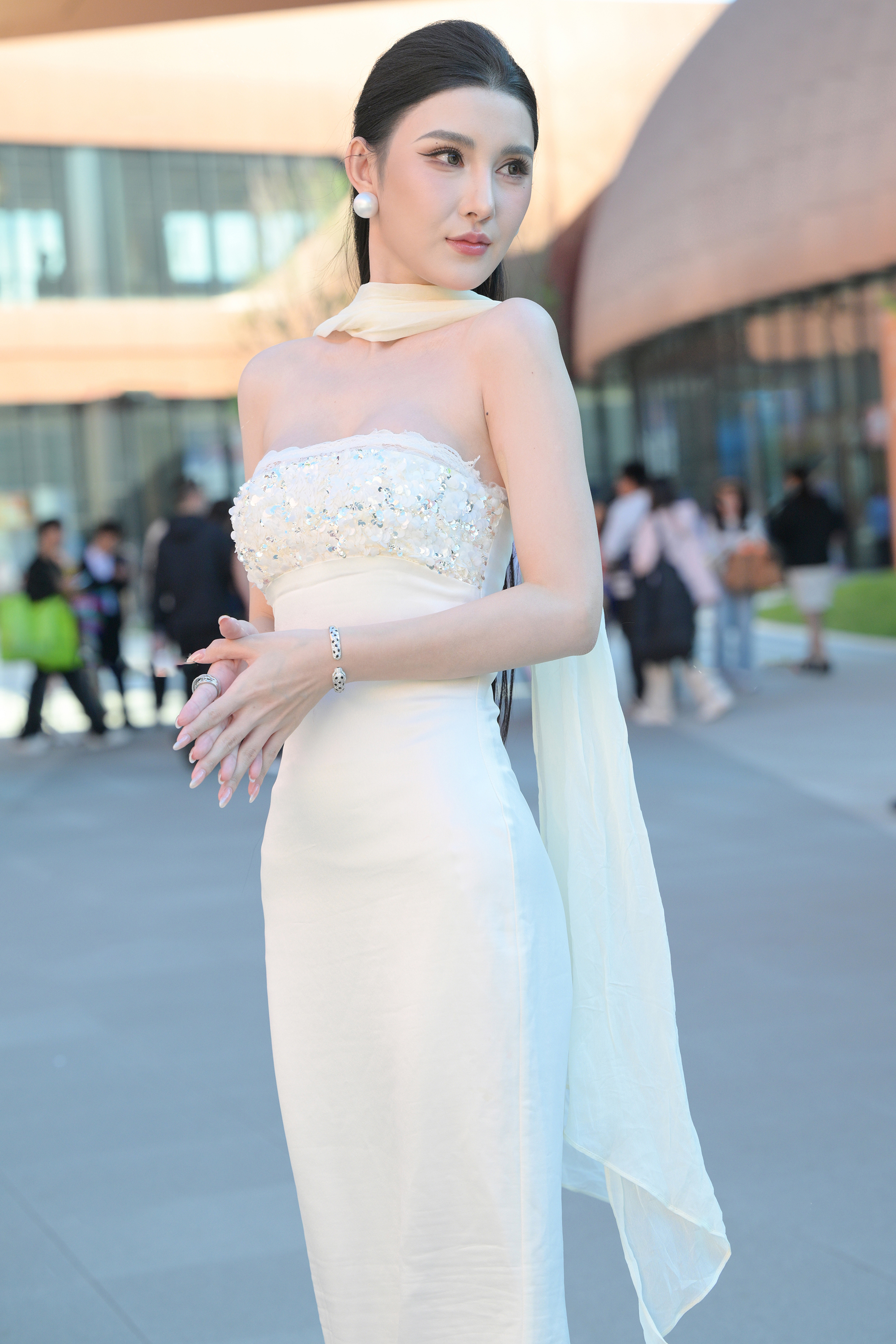 图片[2]-J7120 优雅白裙小露娜-KHL.CC-快活林-魔镜模拍写真资源下载