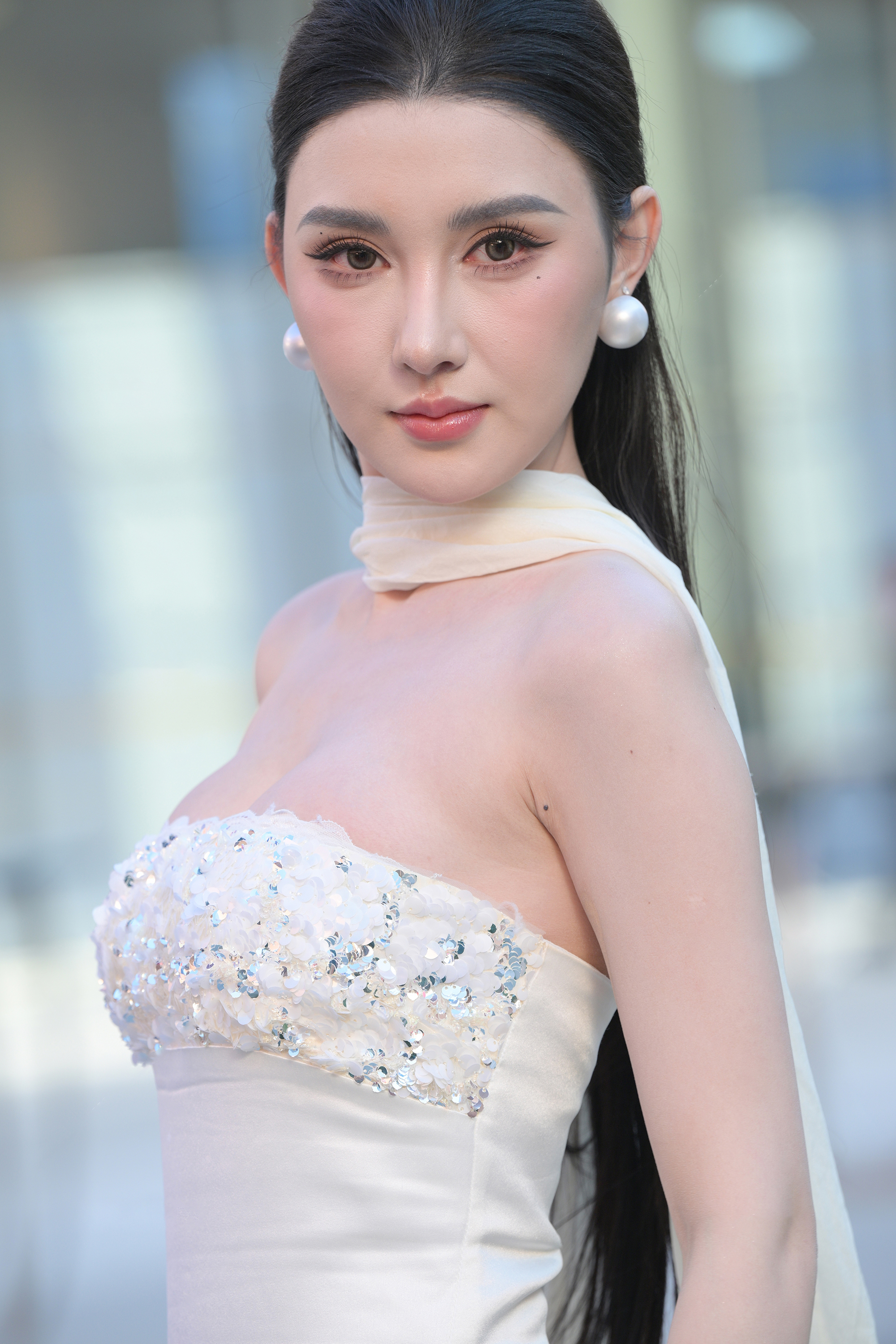 图片[4]-J7120 优雅白裙小露娜-KHL.CC-快活林-魔镜模拍写真资源下载