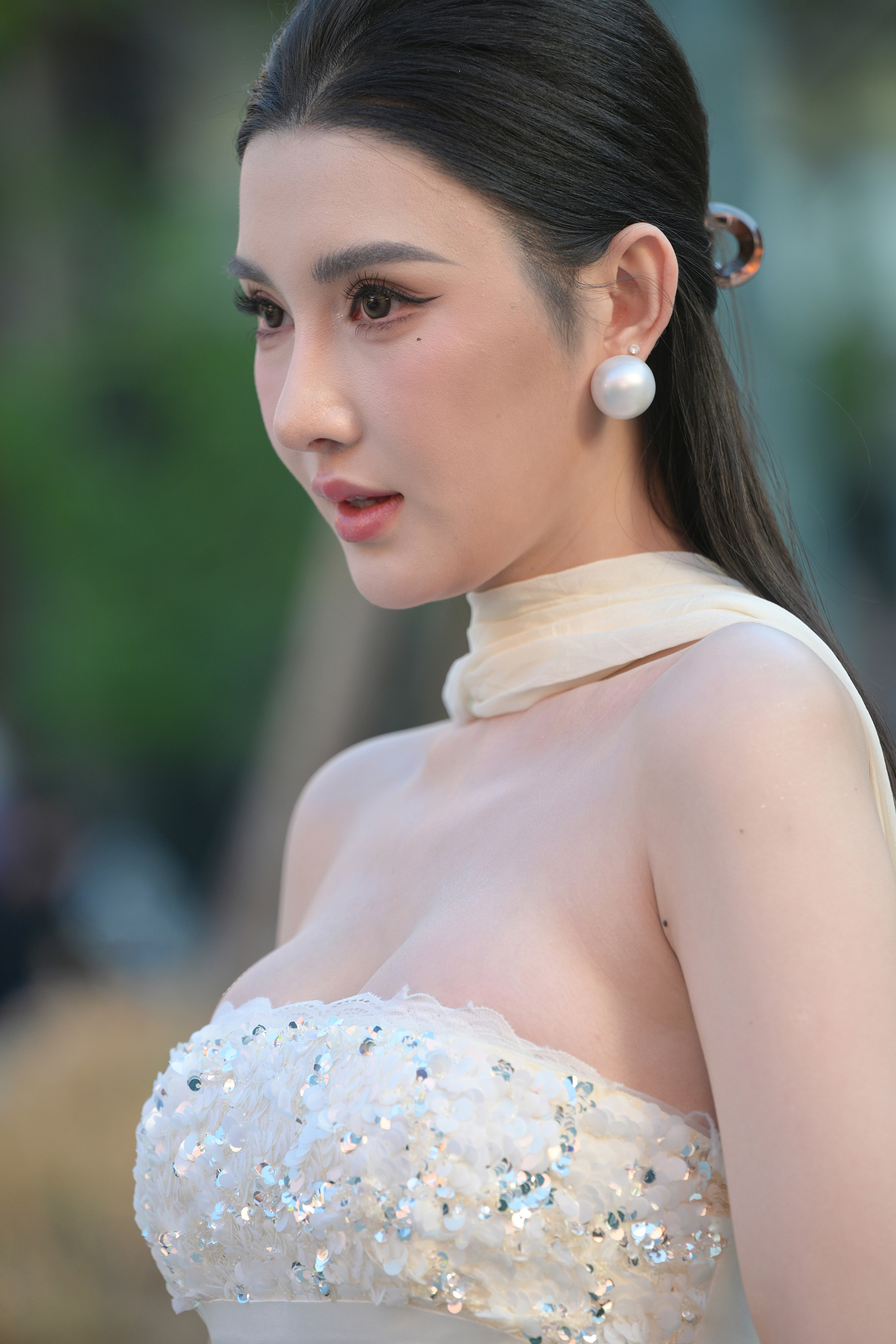 图片[6]-J7120 优雅白裙小露娜-KHL.CC-快活林-魔镜模拍写真资源下载