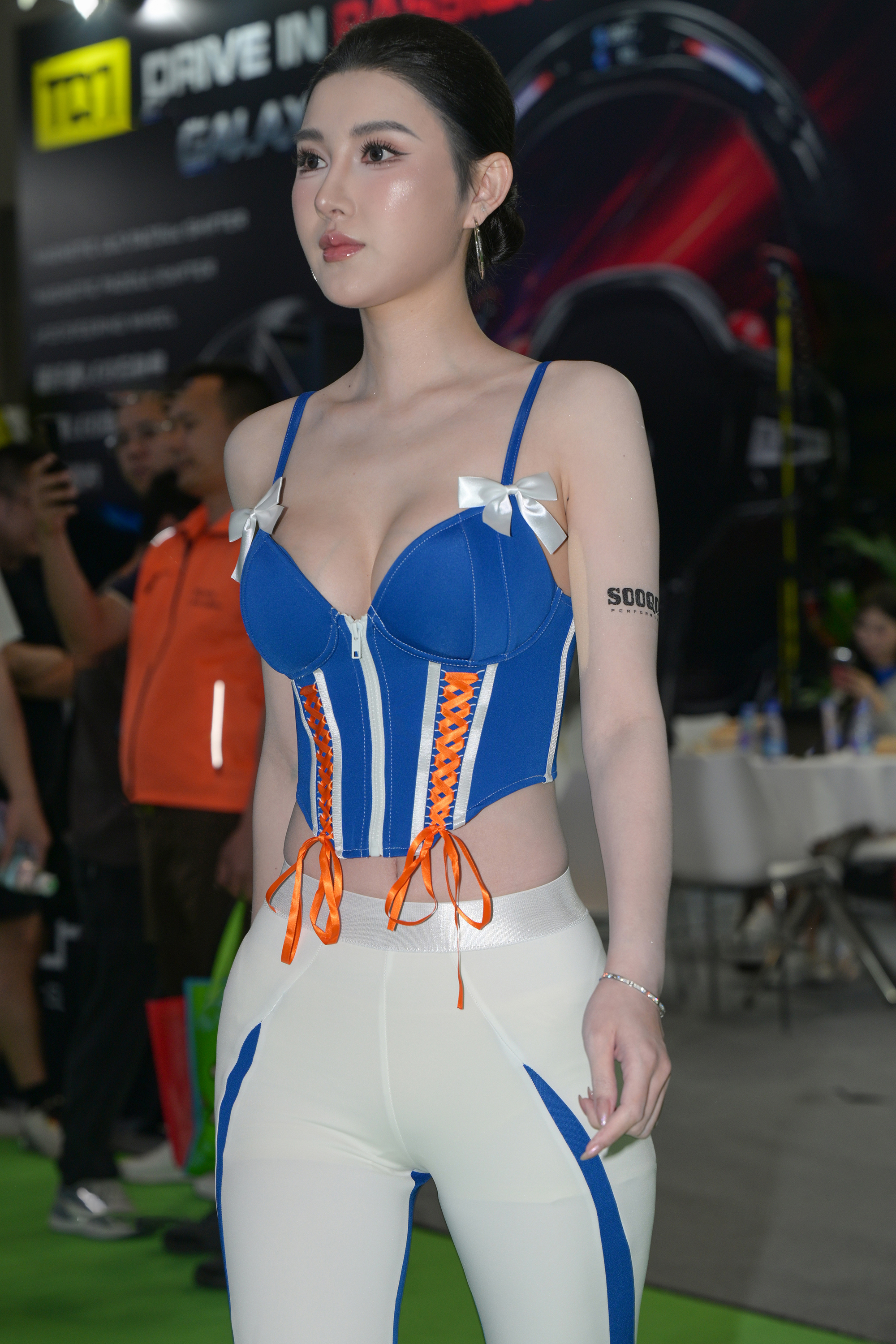 图片[7]-J7285 蓝色低胸装-快活林官网